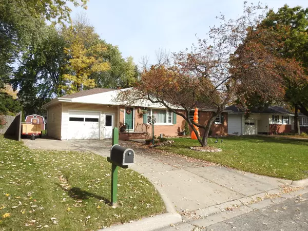 151 Gwynn St, Allouez, WI 54301