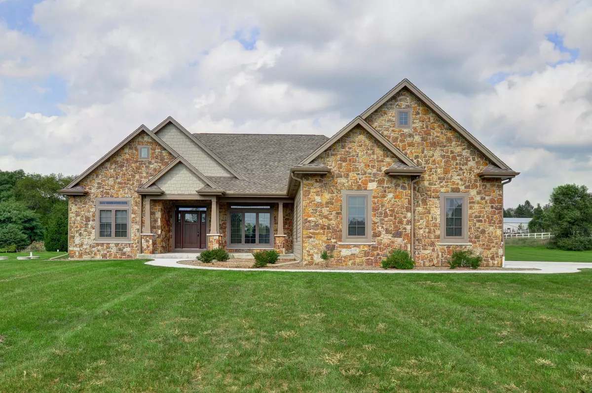 North Prairie, WI 53153,214 Cypress Pt