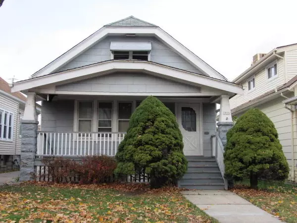 2904 W Pierce St, Milwaukee, WI 53215