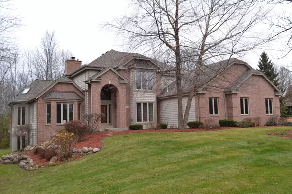 3716 W Mulberry DR, Mequon, WI 53092