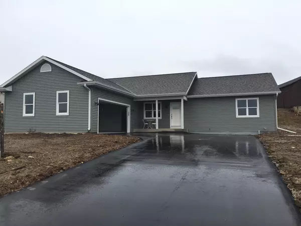 N664 North Ave, Ashippun, WI 53066