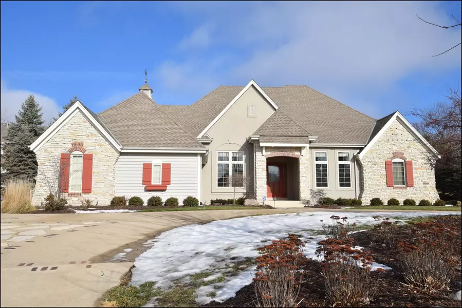 18880 Chimney Rock Ct, Brookfield, WI 53045