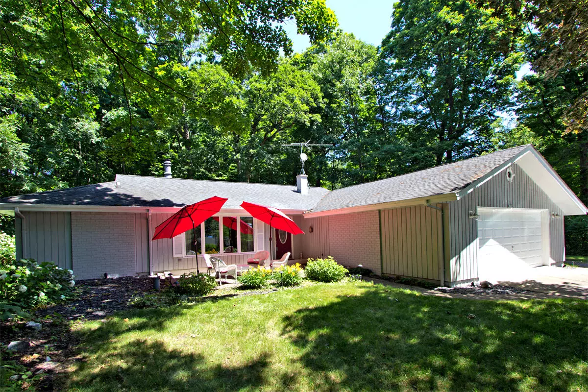 Linn, WI 53147,N2324 Geneva Oaks Trl