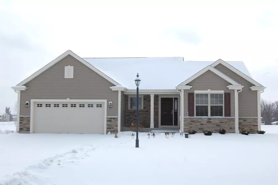 581 Benton Way, Jackson, WI 53012