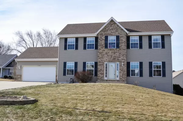 W174N9927 Meadow Creek Ct, Germantown, WI 53022