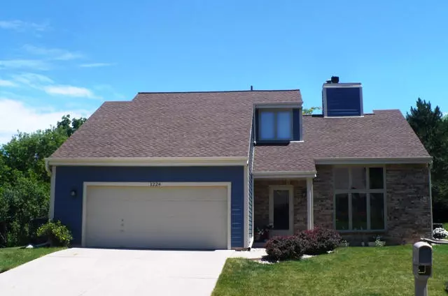 1224 Riverton Dr, Mukwonago, WI 53149