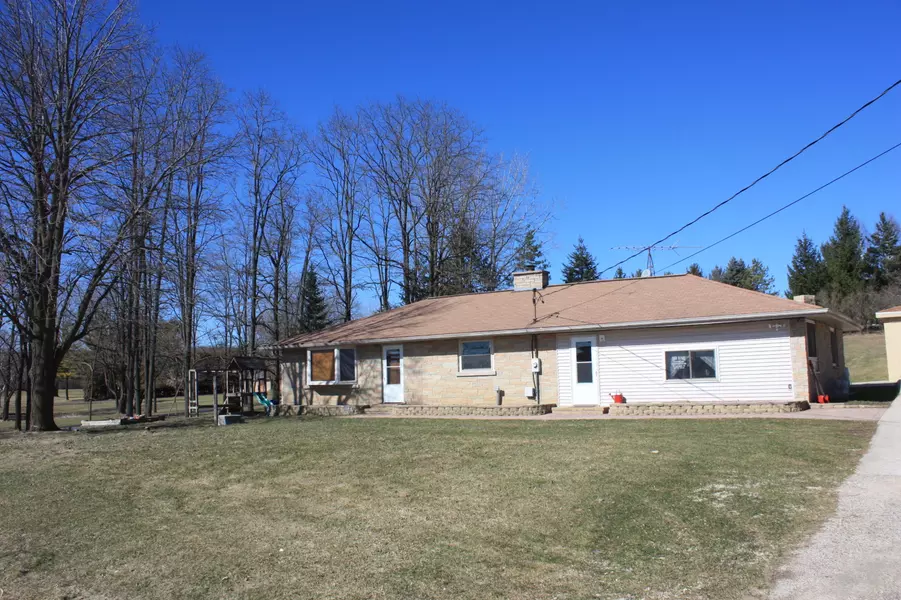 1702 County Highway H -, Farmington, WI 53040