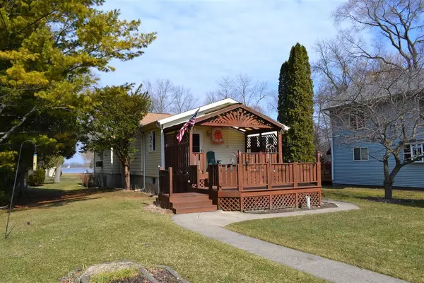 24418 Sandy Point Dr, Norway, WI 53185