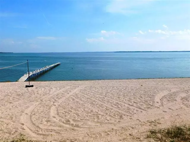 111 Hickory Nut Ln, Albion, WI 53534