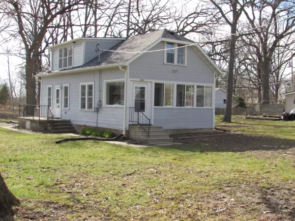 2216 Lakeshore Dr, Dover, WI 53139