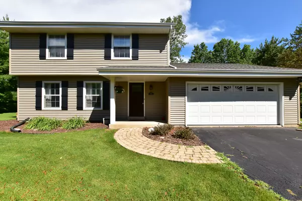 8372 Stonegate Rd, Norway, WI 53185