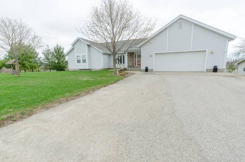 402 E Pleasant St, Iron Ridge, WI 53035