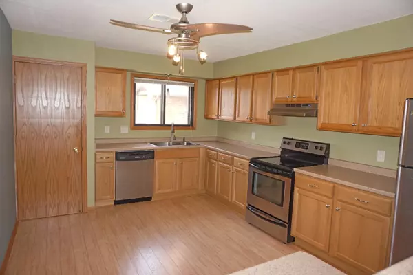 N58W23869 Hastings Ct Unit 303, Sussex, WI 53089