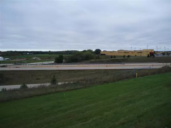 1 Hartwig Dr, Johnson Creek, WI 53038