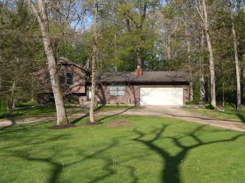 N1583 Wooddale Dr, Linn, WI 53147