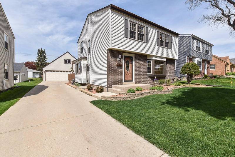 4863 S 22nd St, Milwaukee, WI 53221