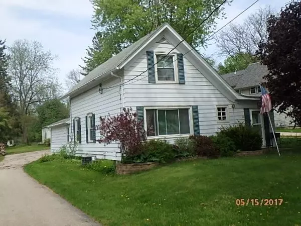 218 E Main St, Wales, WI 53183