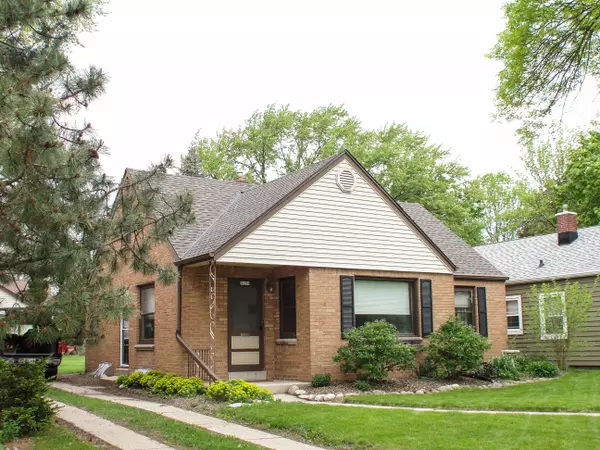 3151 S 37th St, Milwaukee, WI 53215