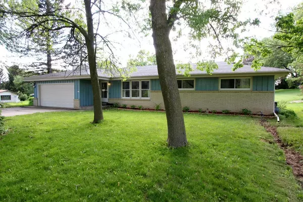 4175 S 101ST ST, Greenfield, WI 53228