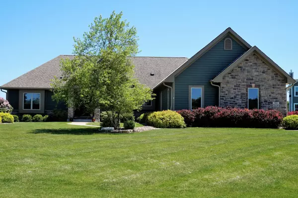 N84W27619 Twin Pine Cir, Lisbon, WI 53029