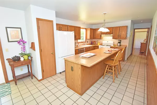 Grafton, WI 53024,1310 Trail Way CT