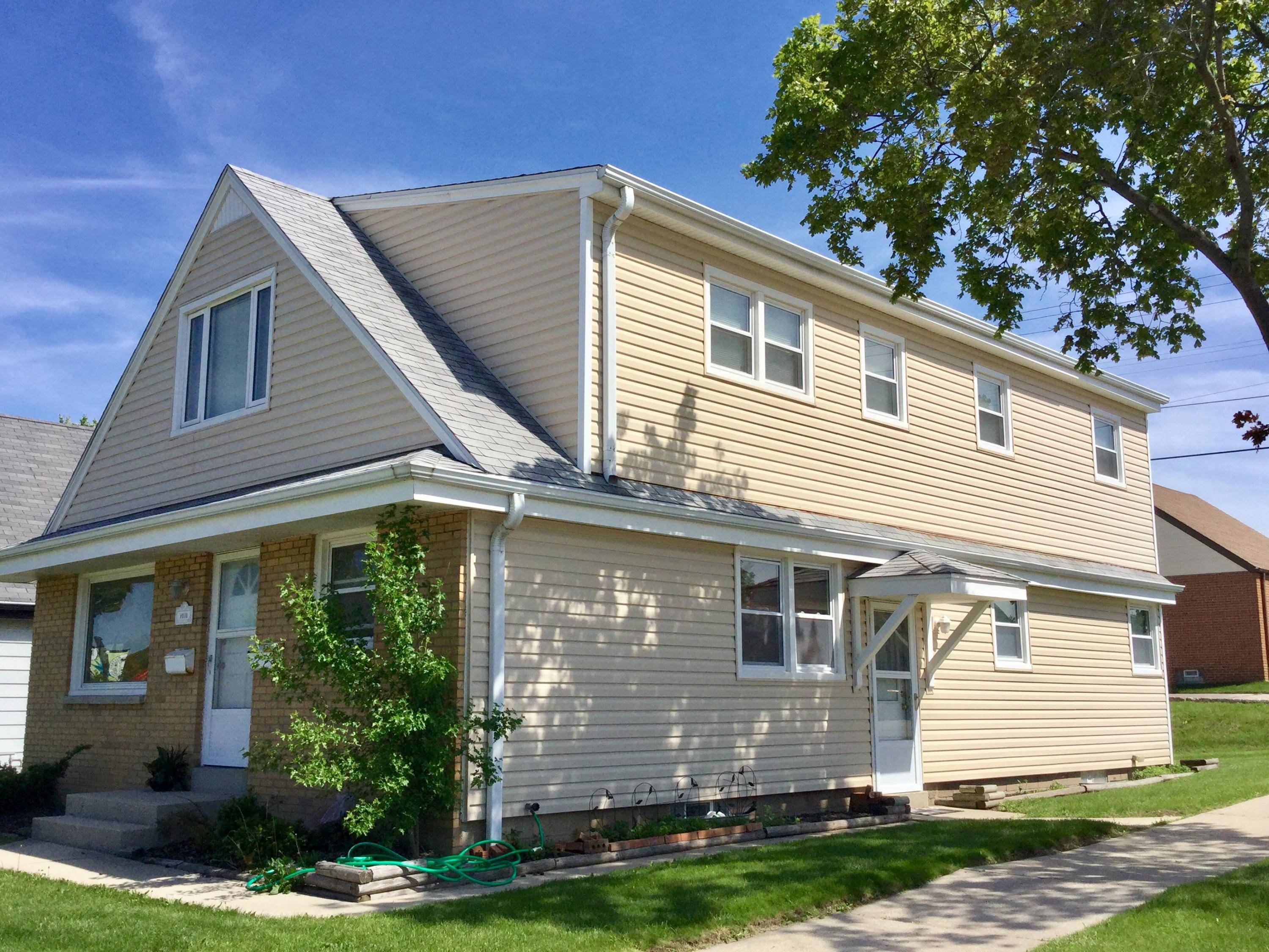 2131 W Layton Ave, Milwaukee, WI 53221