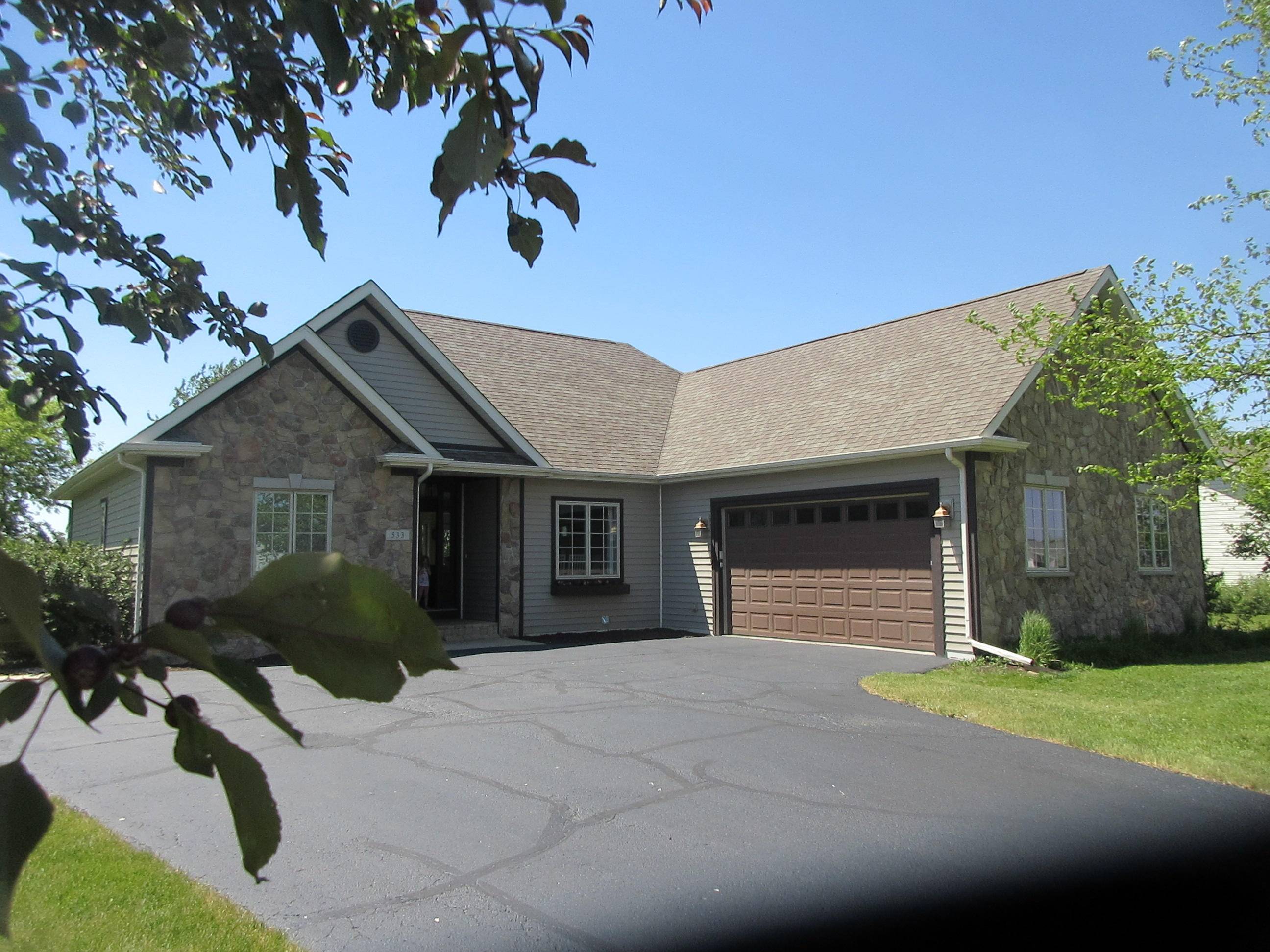 533 Prairie View Rd, Williams Bay, WI 53191