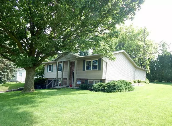 418 N Midway Ave, Jefferson, WI 53549