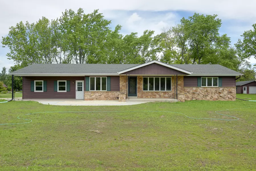 7512 Northpoint CT, Barton, WI 53040