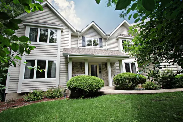 15570 W Woodview Dr, New Berlin, WI 53151