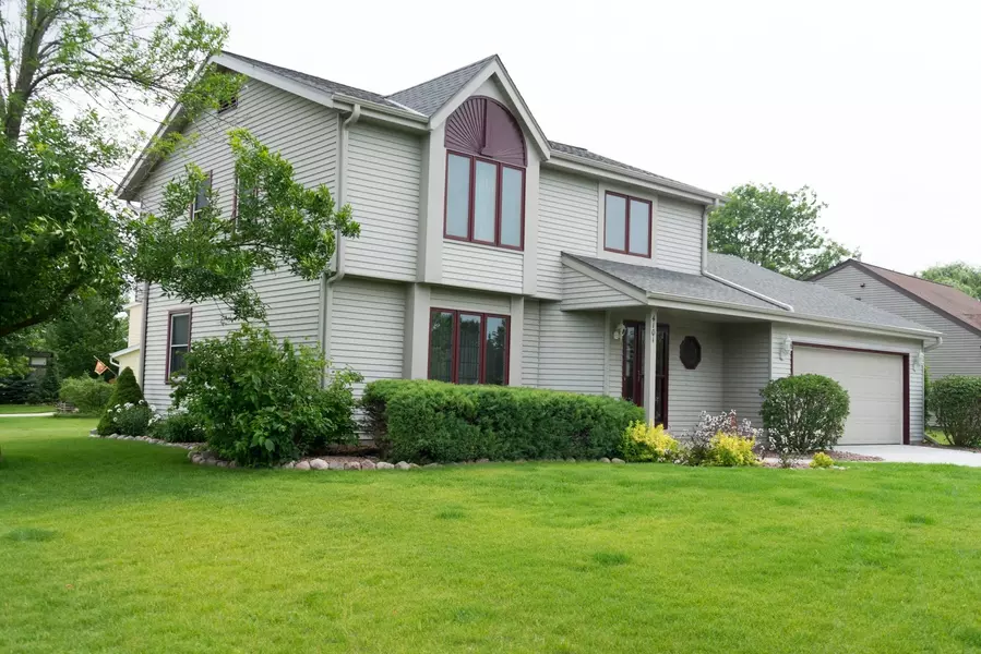 4101 W Southwood Dr, Franklin, WI 53132