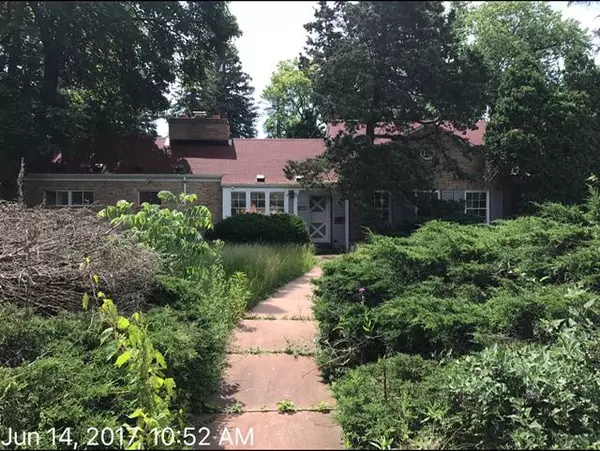 18585 W National Ave, New Berlin, WI 53146