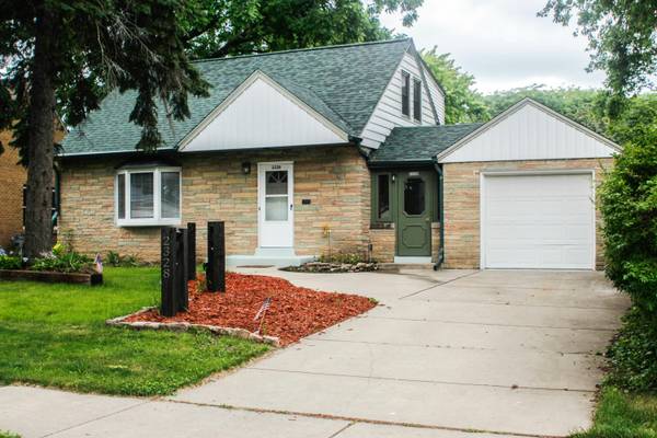 2328 W Kendall Ave, Glendale, WI 53209