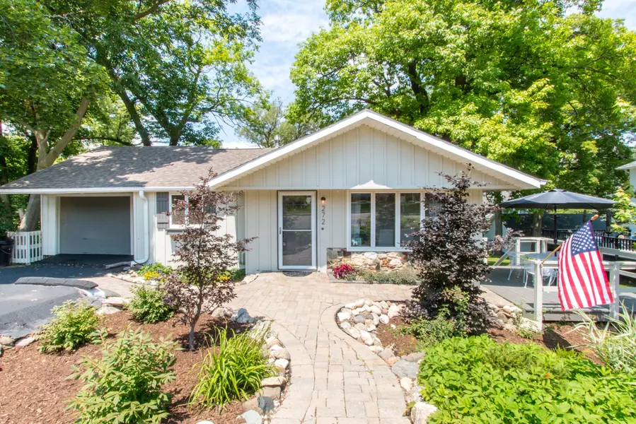 272 Kinzie Ave, Fontana, WI 53125