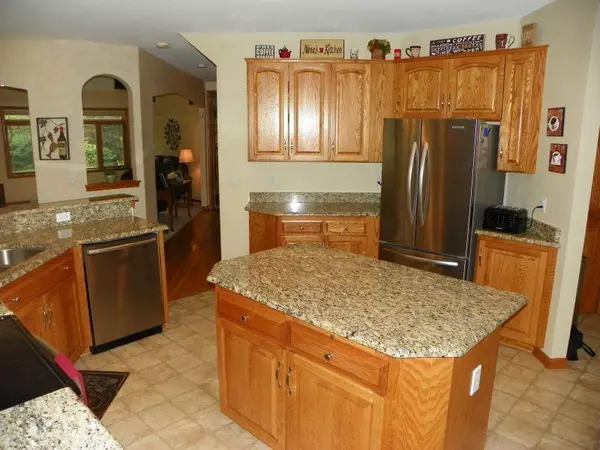 Oak Creek, WI 53154,196 W Fairfield Ct