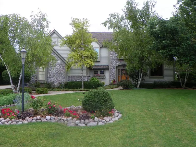 Oak Creek, WI 53154,196 W Fairfield Ct