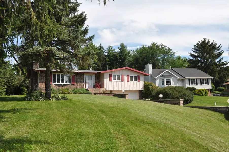 W5136 Bay Shore Dr, La Grange, WI 53121