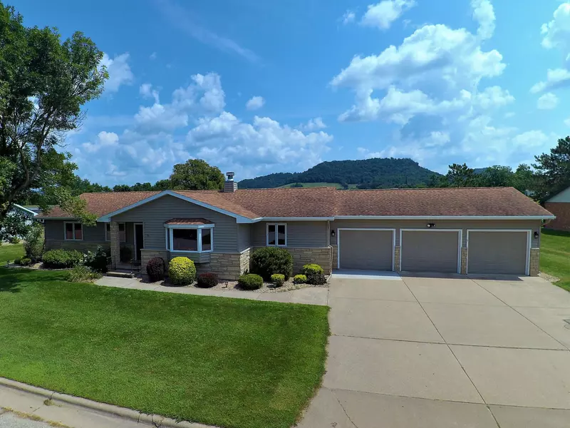 96 Hiawatha ST, Coon Valley, WI 54623