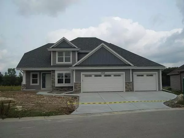 6948 Bedrock Ct, Lannon, WI 53046