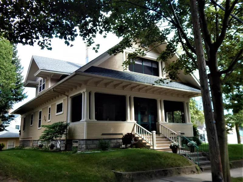 222 Wisconsin St, Sheboygan Falls, WI 53085