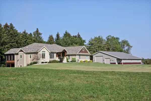 N7145 Colbo Rd, Spring Prairie, WI 53105