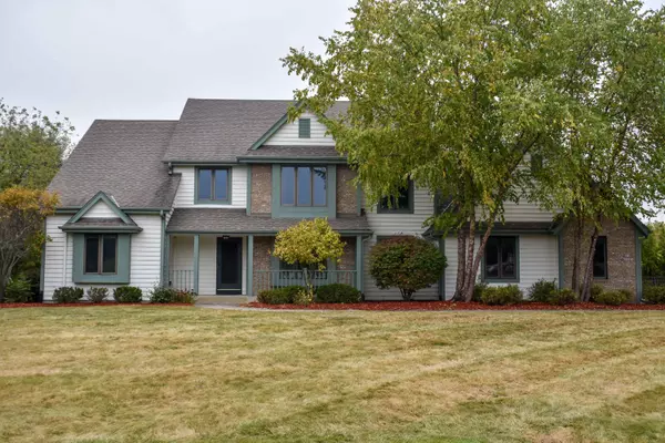 N18W29582 Crooked Creek Rd, Delafield, WI 53072