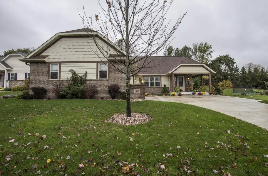 1471 Red Oak Dr, Hartford, WI 53027