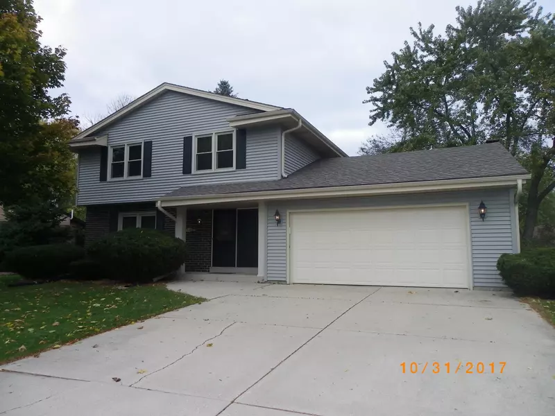 15300 W Fenway Dr, New Berlin, WI 53151