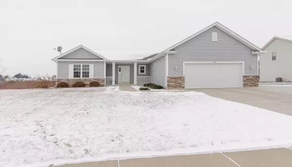 1124 Red Oak Cir, Johnson Creek, WI 53094