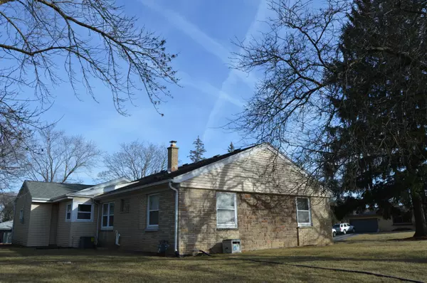 Bayside, WI 53217,132 W Krause PL