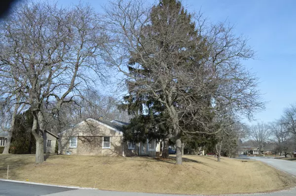 Bayside, WI 53217,132 W Krause PL