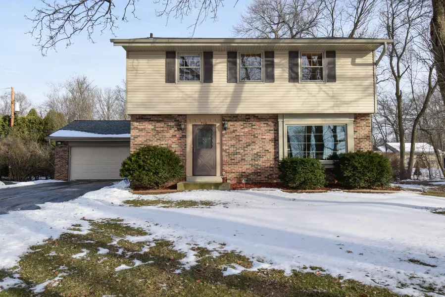 300 S Rosedale Dr, Brookfield, WI 53005