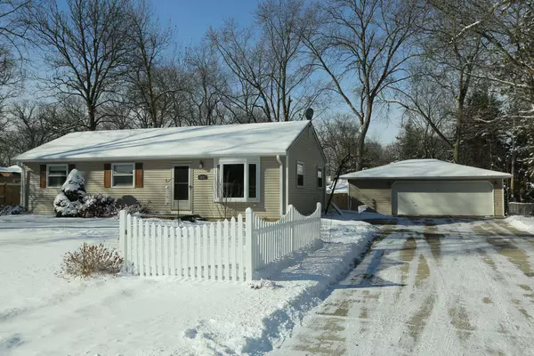 1631 S Green Ridge Ter, New Berlin, WI 53151