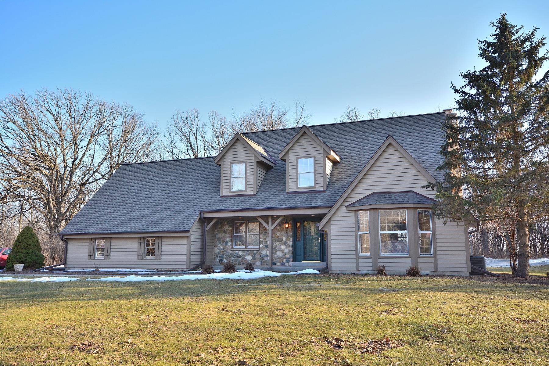 S14W32675 Forest Hills Dr, Genesee, WI 53018